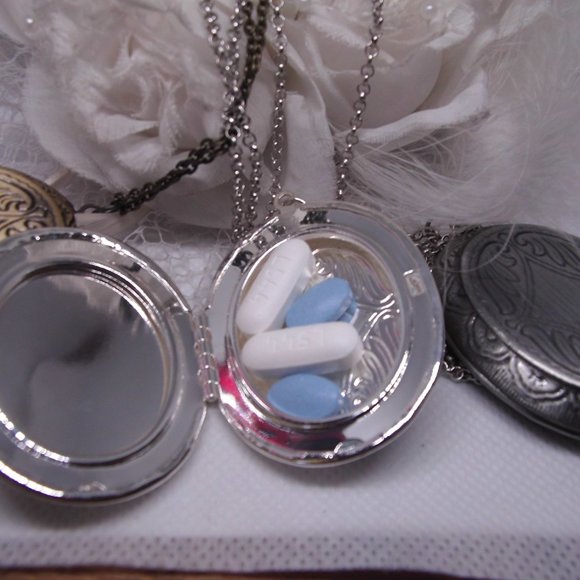 Elephant Gear Cog Wheel Locket Cameo Necklace NEW - Picture 8 of 8